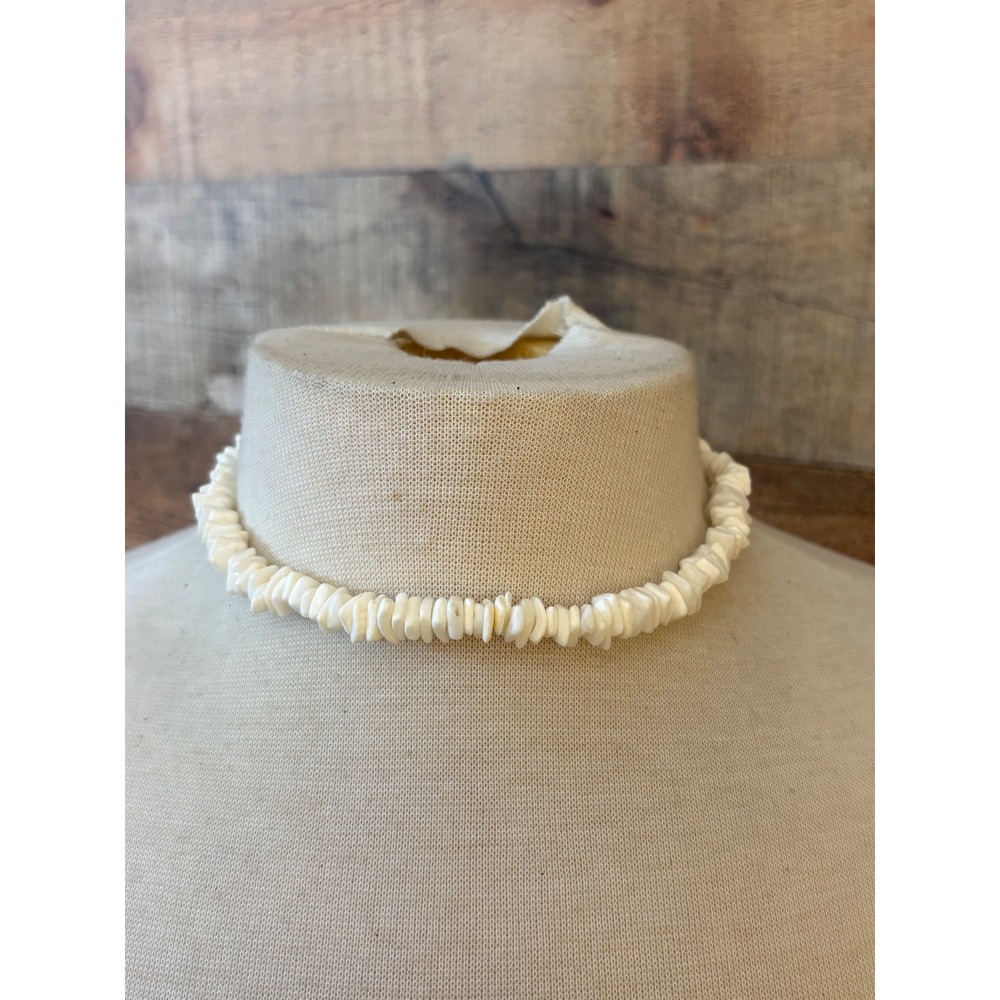 White Shell Chip Choker Necklace Silver Tone Barrel Clasp 16 Inch Beachy Boho